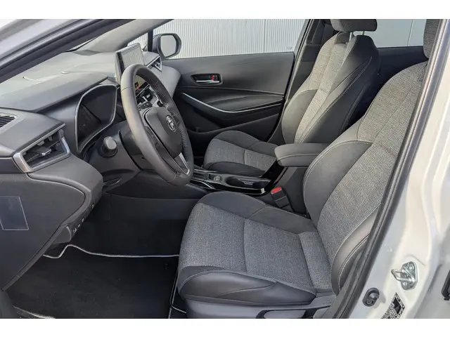 Toyota Corolla Hybrid 140 Dynamic 2025 Hybride Benzine 4