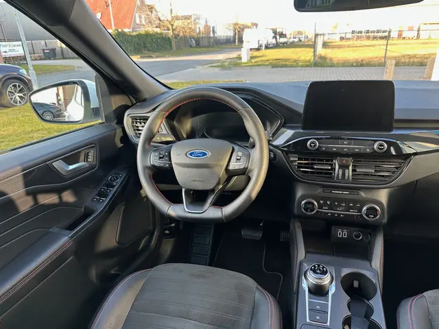 Ford Kuga 2.5 PHEV ST-Line X 2022 Hybride Benzine 18