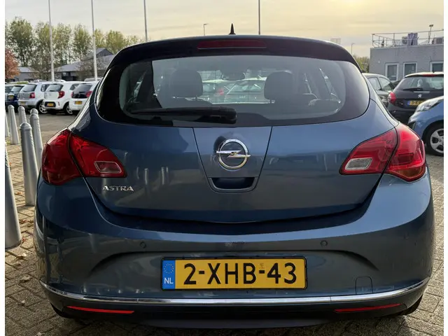 Opel Astra 1.4 Blitz 2014 Benzine 4