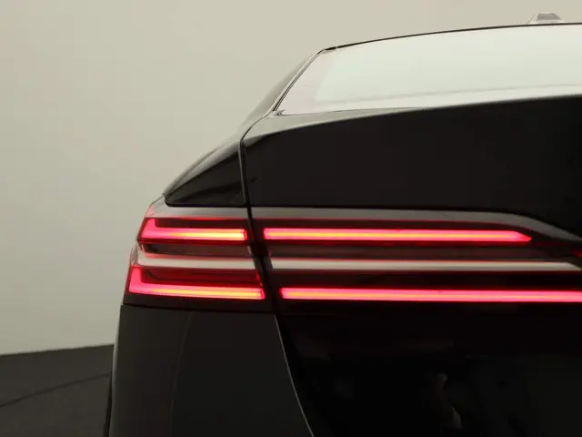 BMW 5 Serie Sedan 530e 2024 Hybride Benzine 30