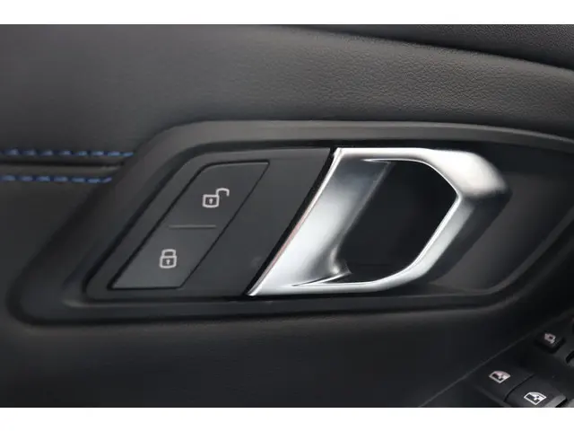 BMW 3 Serie 320e 2025 Hybride Benzine 37