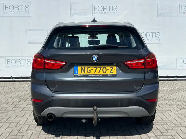 BMW X1 sDrive18i Centennial High Executive 2017 Benzine 10