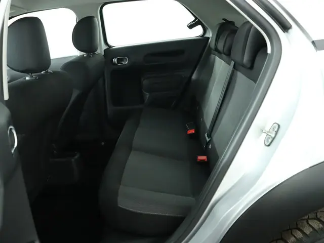 Citroën C4 Cactus 1.2 PureTech Business 2015 Benzine 18