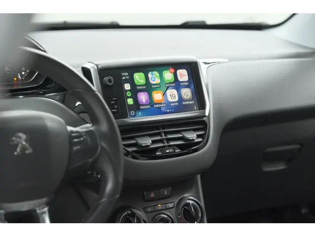 Peugeot 208 PureTech 82 Signature 2018 Benzine 52