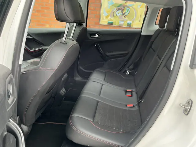 Peugeot 2008 PureTech 110 GT-line 2018 Benzine 9
