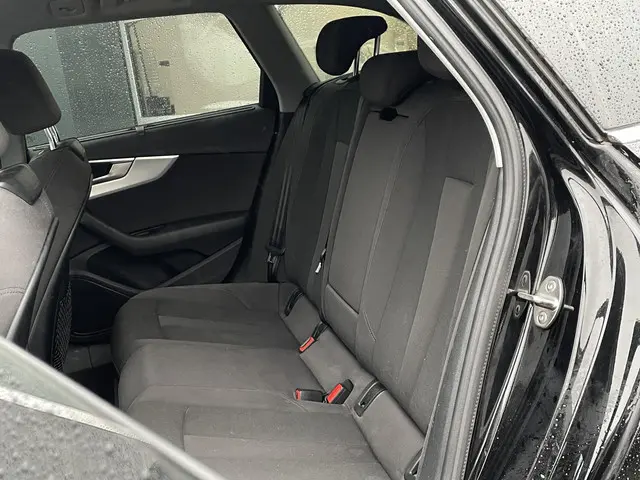 Audi A4 Avant 1.4 TFSI Sport Lease Edition 2018 Benzine 12