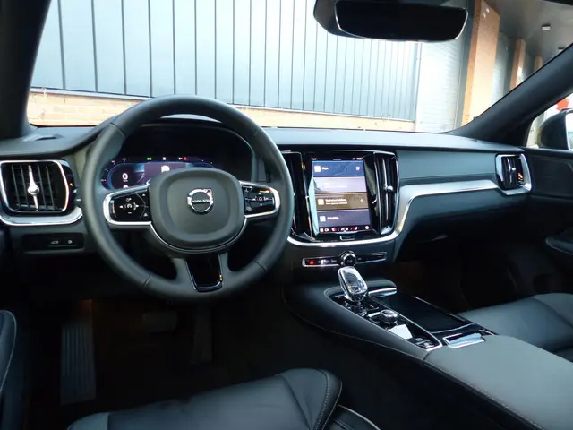 Volvo S60 T8 AWD Ultimate Dark 2024 Hybride Benzine 7