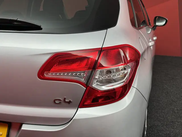 Citroën C4 1.2 PureTech Exclusive 2014 Benzine 23