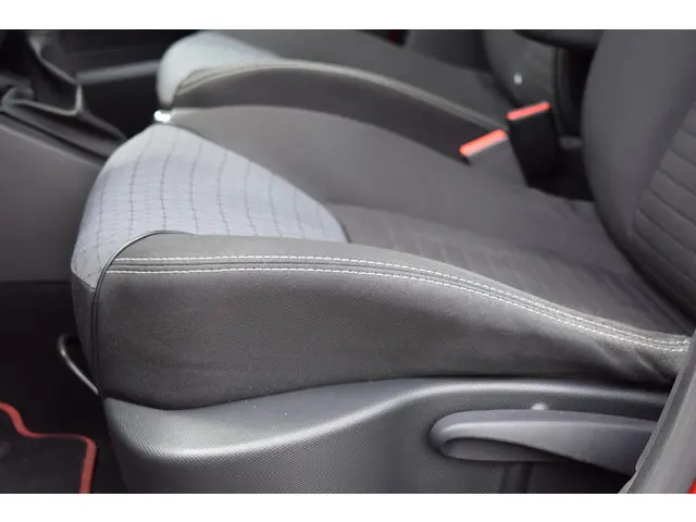 Renault Clio 0.9 TCE Dynamique 2013 Benzine 19