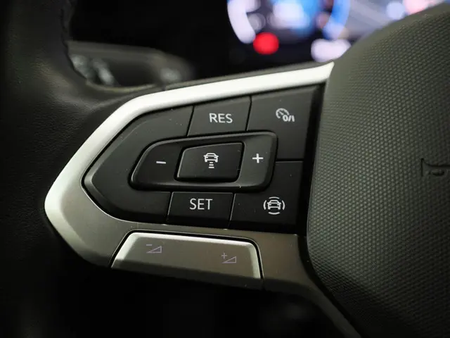 Volkswagen Golf 1.0 TSI 110PK Life 2023 Benzine 10