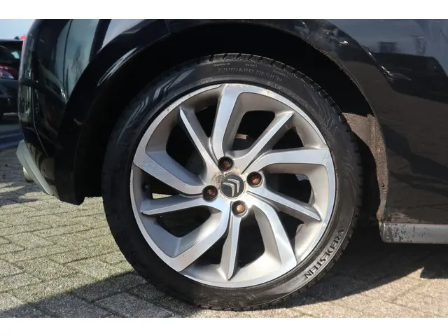 DS DS 3 1.2 PureTech Business 2014 Benzine 32