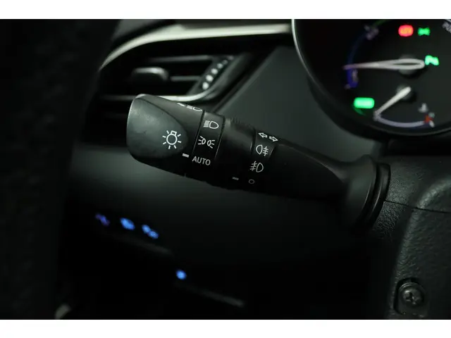 Toyota C-HR 1.8 Hybrid Executive 2017 Hybride Benzine 30
