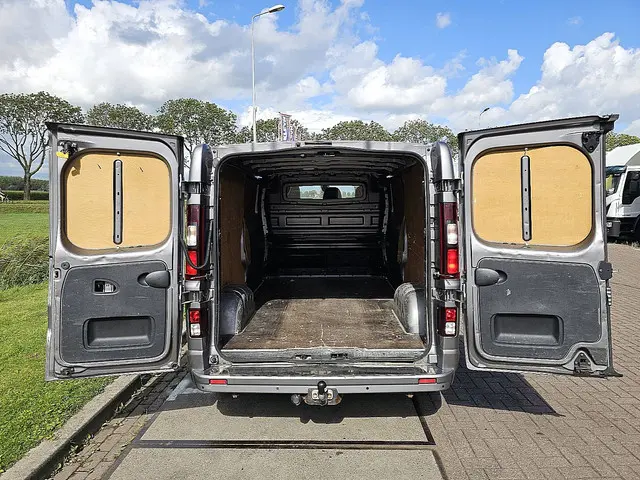 Renault Trafic 1.6 DCI 2015 Diesel 13