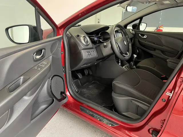 Renault Clio Estate 0.9 TCe Limited 2017 Benzine 4