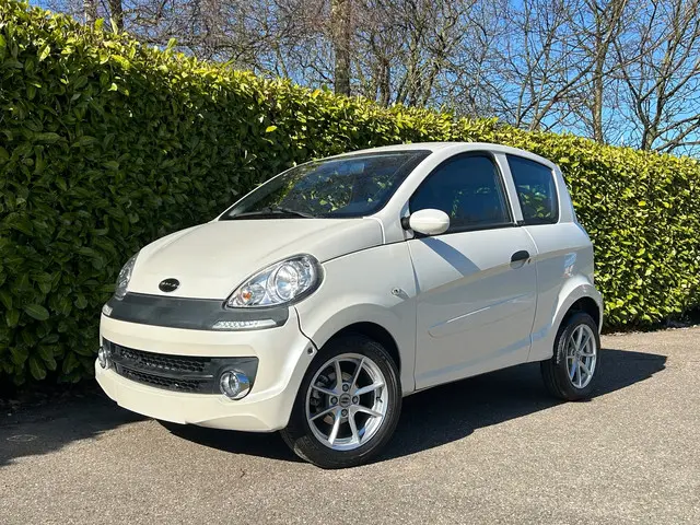 Microcar M.go Brommobiel S Automaat | Leder | 2013 Diesel