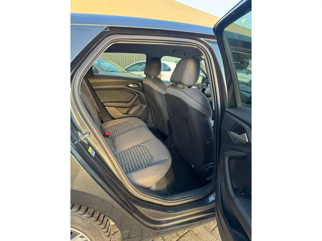 Audi A1 Sportback Advanced Edition 2022 Benzine 12