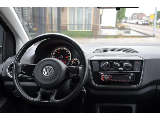 Volkswagen up! 1.0 high up! BlueMotion 2012 Benzine 26
