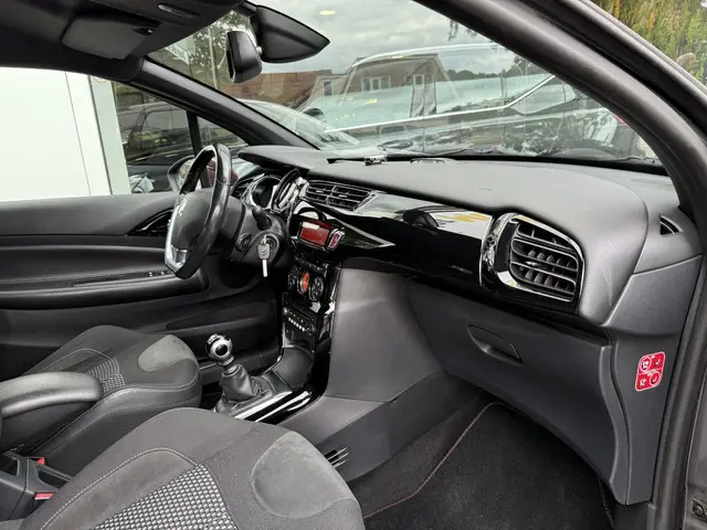 Citroën DS3 1.6 THP Sport Chic 2012 Benzine 26