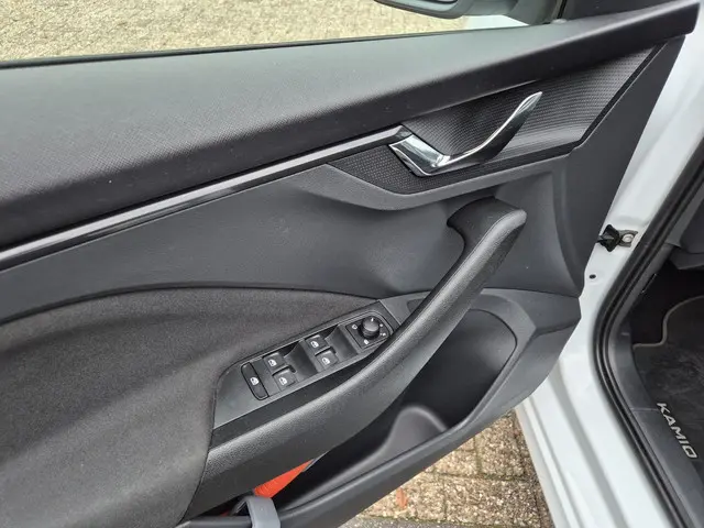 Škoda Kamiq 1.5 TSI ACT Sport Business 2020 Benzine 15