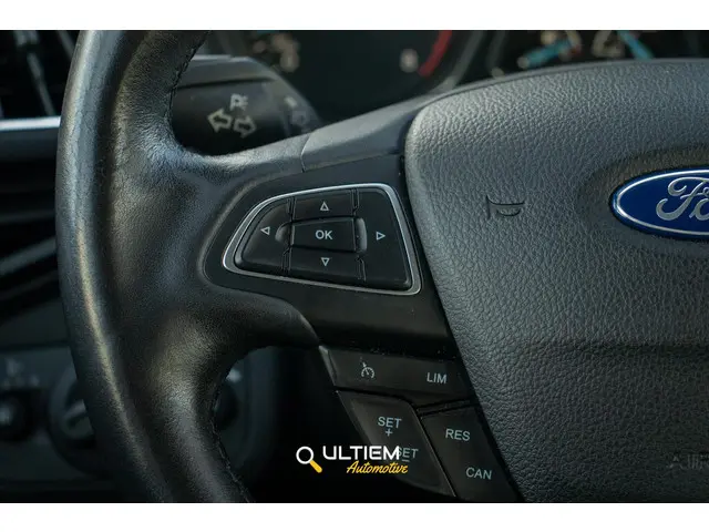 Ford C-MAX 1.5 Titanium 2015 Benzine 16