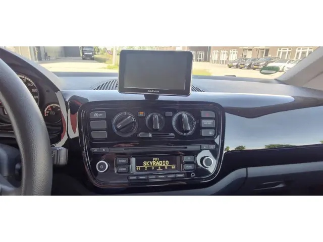 Volkswagen up! 1.0 move up! BlueM. 2015 Benzine 24