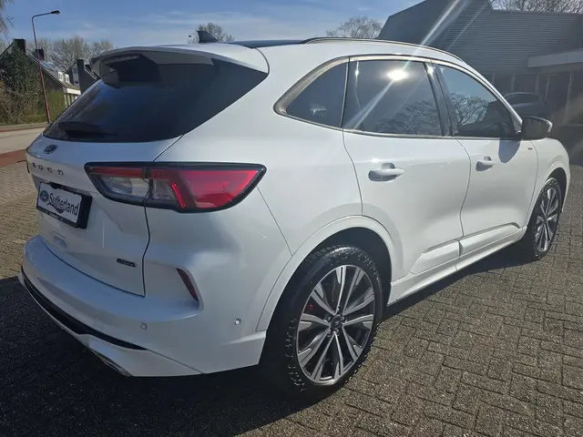 Ford Kuga 2.5 PHEV ST-Line X 2022 Hybride Benzine 3