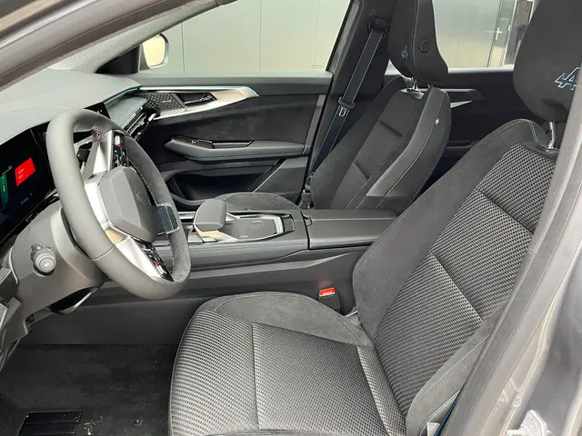 Renault Espace esprit Alpine 2025 Hybride Benzine 10