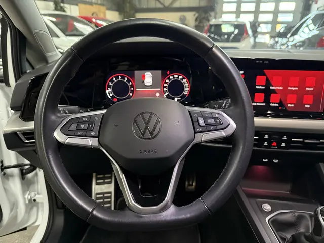 Volkswagen Golf 1.5 TSI 2023 Benzine 10