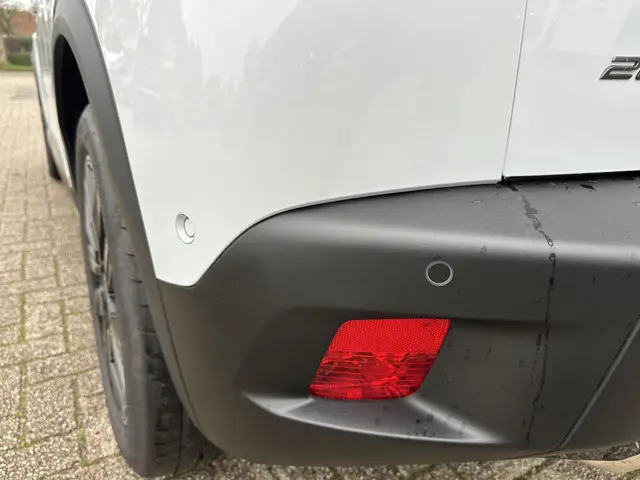 Peugeot 2008 1.2 Hybrid 145 PK GT 2025 Hybride Benzine 50