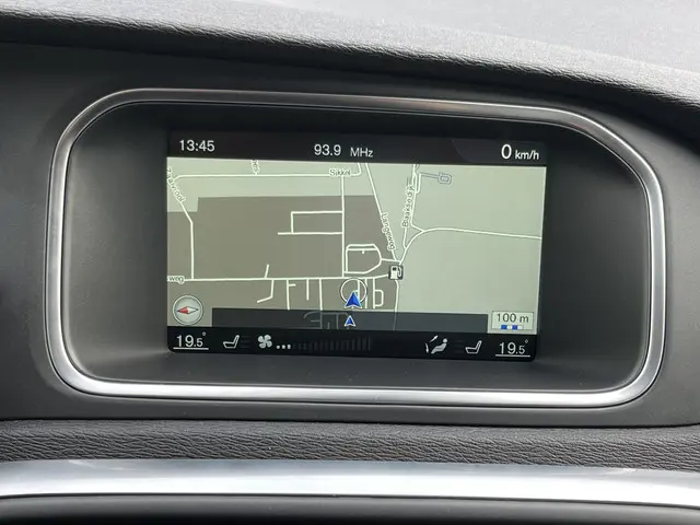 Volvo V40 2.0 T3 Momentum 2016 Benzine 76