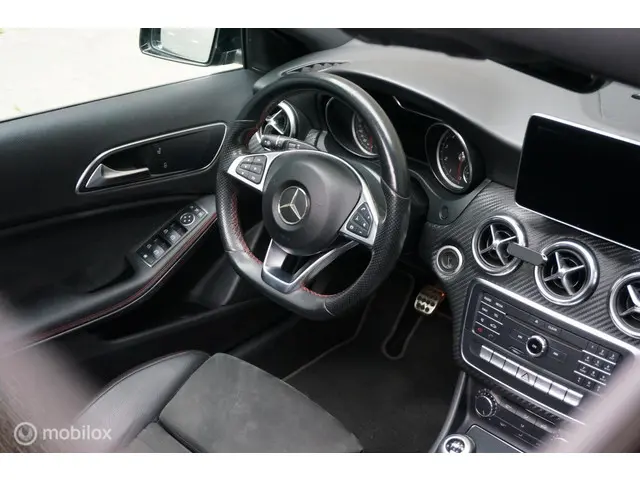Mercedes-Benz A-Klasse 180 Prestige 2015 Benzine 32