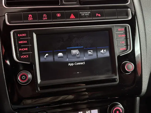 Volkswagen Polo 1.4 TSI BlueGT 2017 Benzine 40