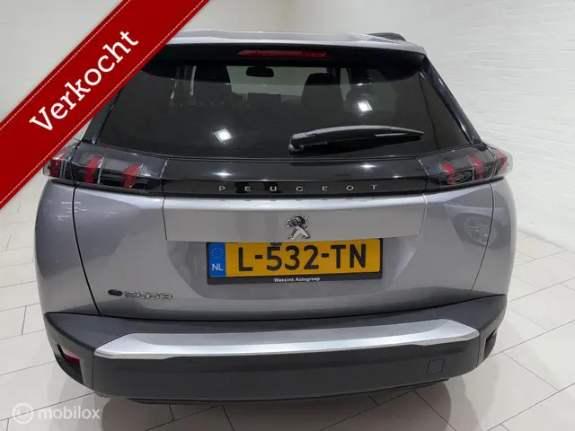 Peugeot e-2008 EV GT 50 kWh Navi 2021 Elektrisch 8