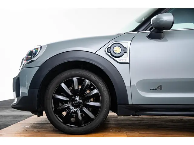 MINI Countryman Cooper SE ALL4 2022 Hybride Benzine 8