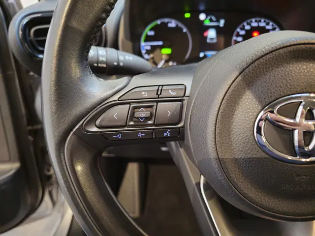 Toyota Yaris 1.5 Hybrid Active 2022 Hybride Benzine 15