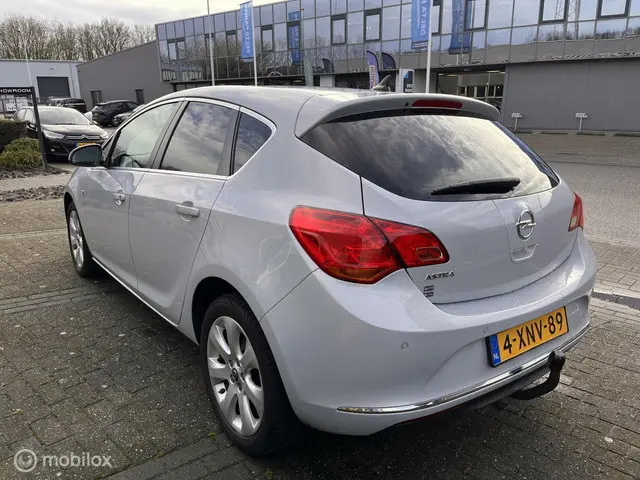 Opel Astra 1.4 Turbo Business + 2014 Benzine 4