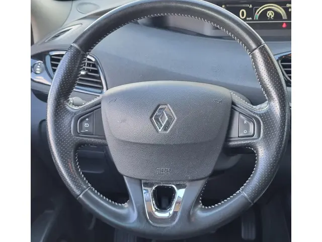 Renault Scénic 1.2 TCe Bose 2013 Benzine 12