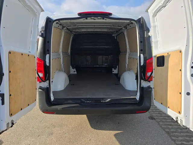 Mercedes-Benz Vito 114 CDI L2 H1 2022 Diesel 6