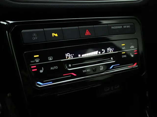 Volkswagen T-Cross 1.5TSI/150PK R-Line DSG 2025 Benzine 24