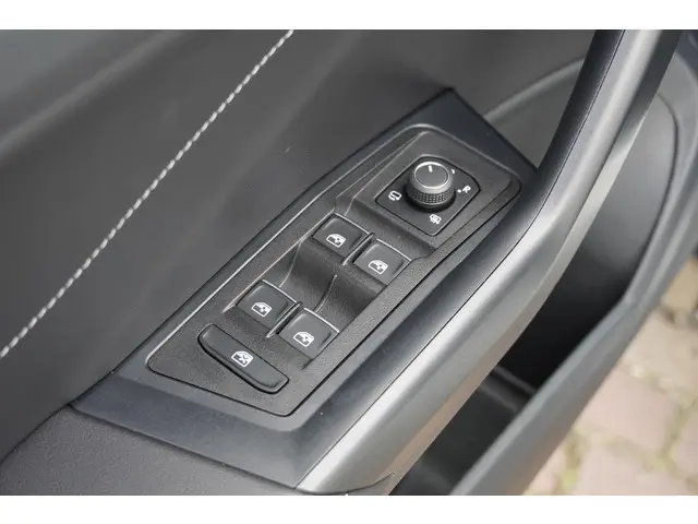 Volkswagen T-Roc 1.5 TSI R-Line Edition 2024 Benzine 22