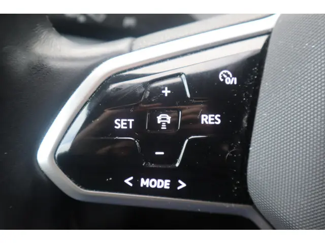 Volkswagen ID.4 First 77 kWh 2020 Elektrisch 24