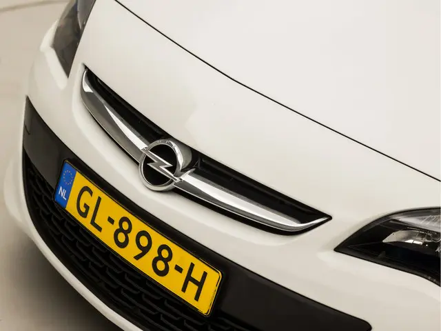 Opel Astra Sports Tourer 1.4 Turbo Blitz 2015 Benzine 24