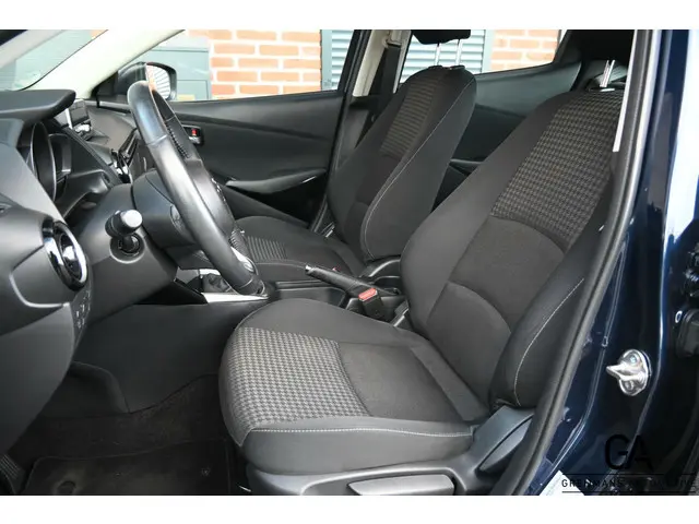 Mazda 2 1.5 Skyactiv-G Dynamic+ 2019 Benzine 4