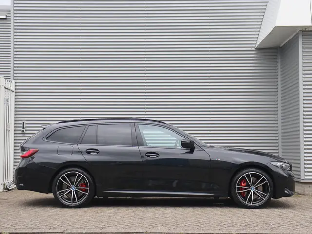 BMW 3 Serie Touring 330e 2024 Hybride Benzine 5