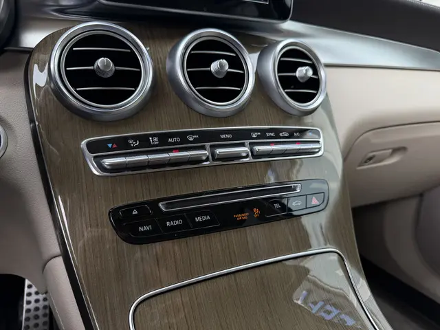 Mercedes-Benz GLC 250 4MATIC 2016 Benzine 27