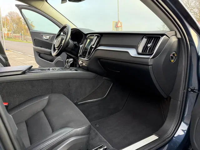 Volvo V60 2.0 T4 Inscription RIJKLAARPRIJS! 2020 Benzine 11