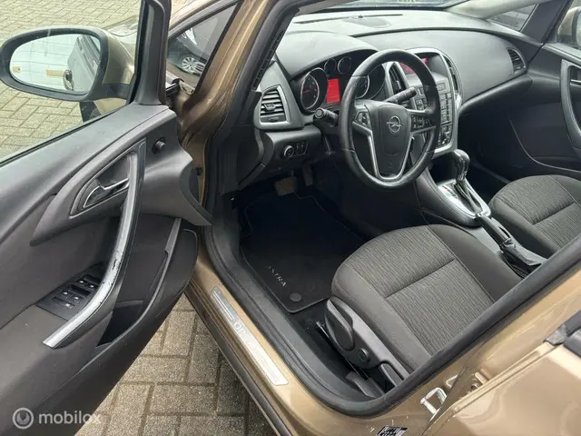 Opel Astra NOTCHBACK 1.6 Turbo Sport 2012 LPG/Gas 12