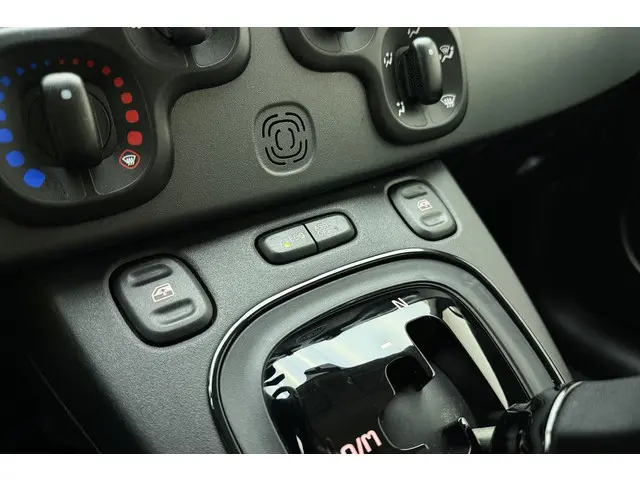 Fiat Panda 0.9 TwinAir Lounge 2018 Benzine 23