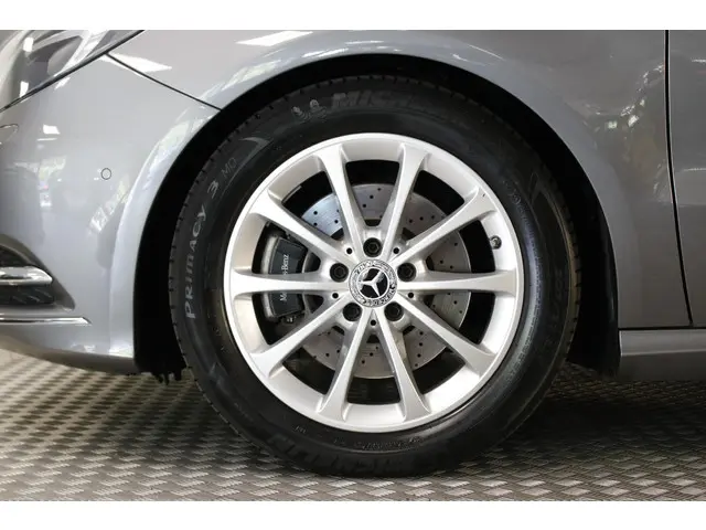 Mercedes-Benz B-Klasse 220 4Matic Ambition 2015 Benzine 11