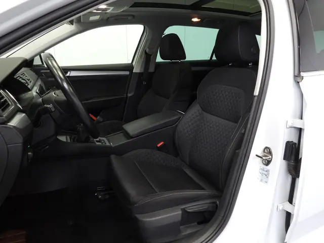 Škoda Superb Combi 1.5 TSI ACT Business 2022 Benzine 28